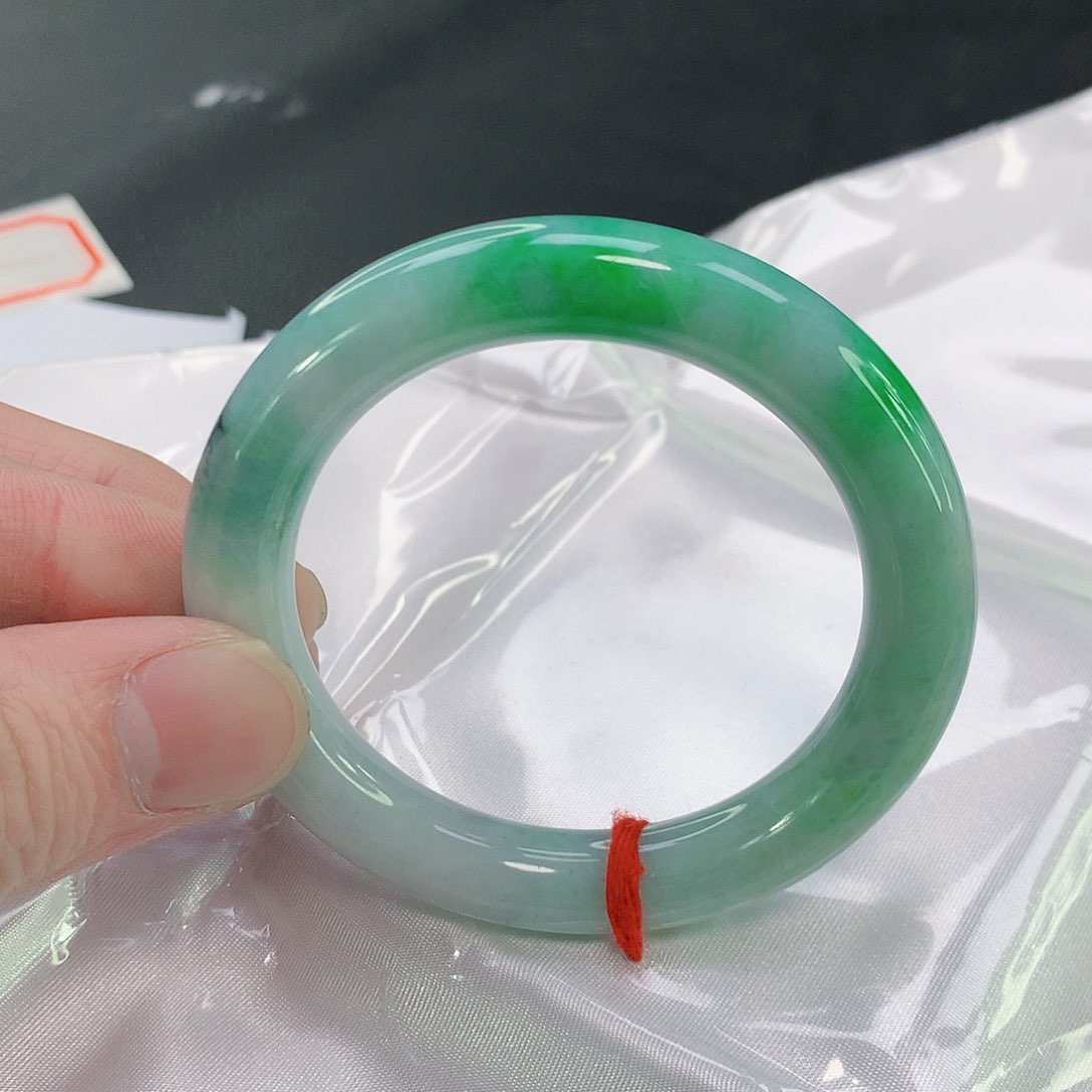 翡翠手镯未镶嵌064缅甸天然翡翠A货