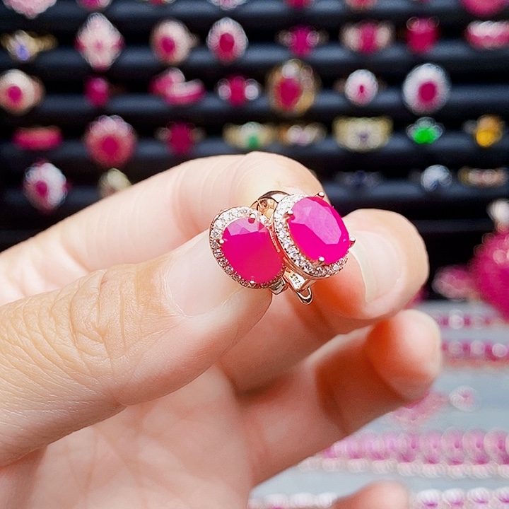 银S925镶嵌红宝石耳饰