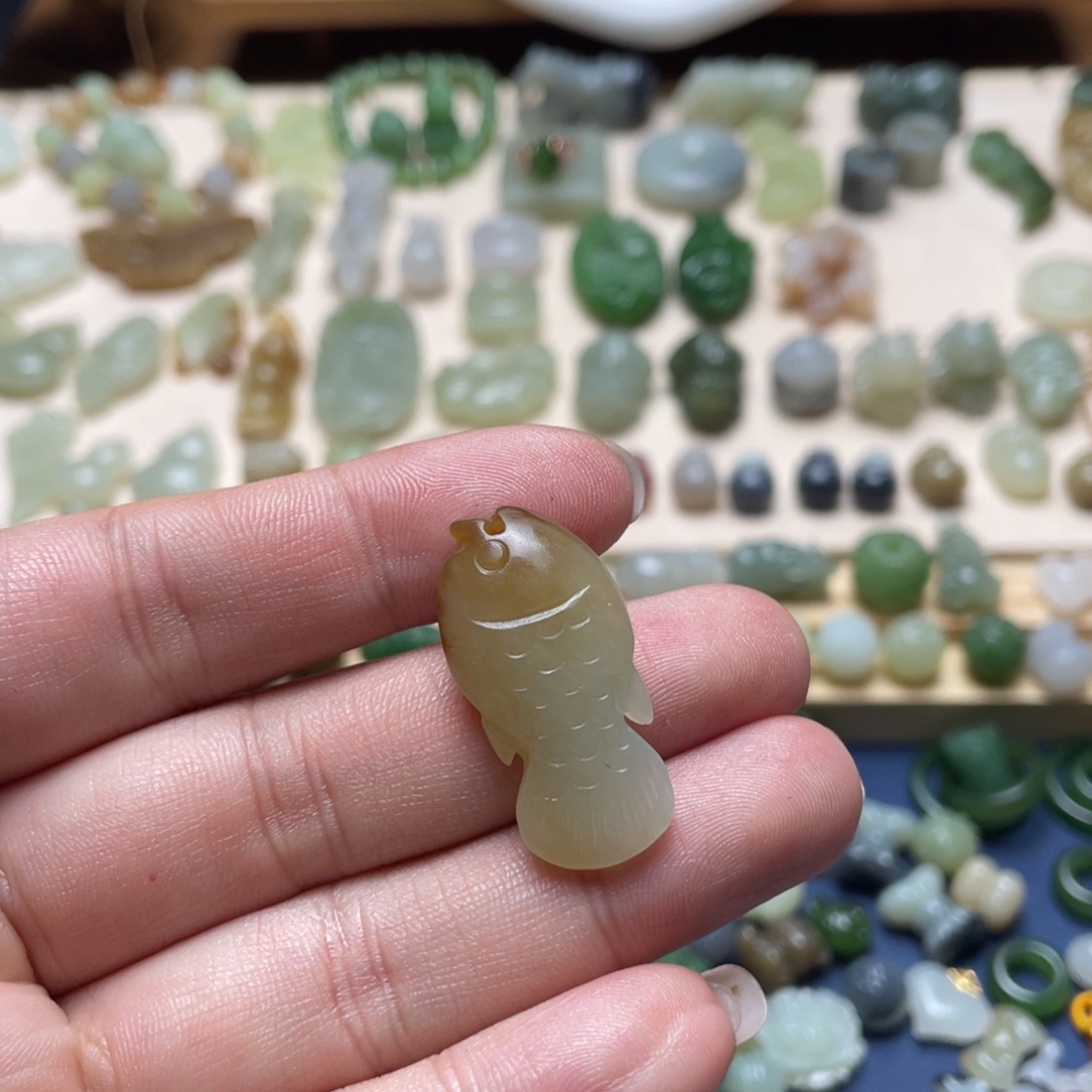 和田玉未镶嵌吊坠(不含链)