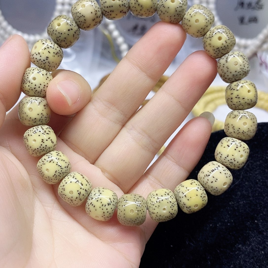 星月菩提吊坠10.11星月菩提