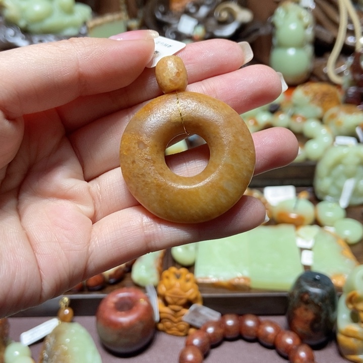 岫岩河磨玉（透闪石质玉）挂件未镶嵌