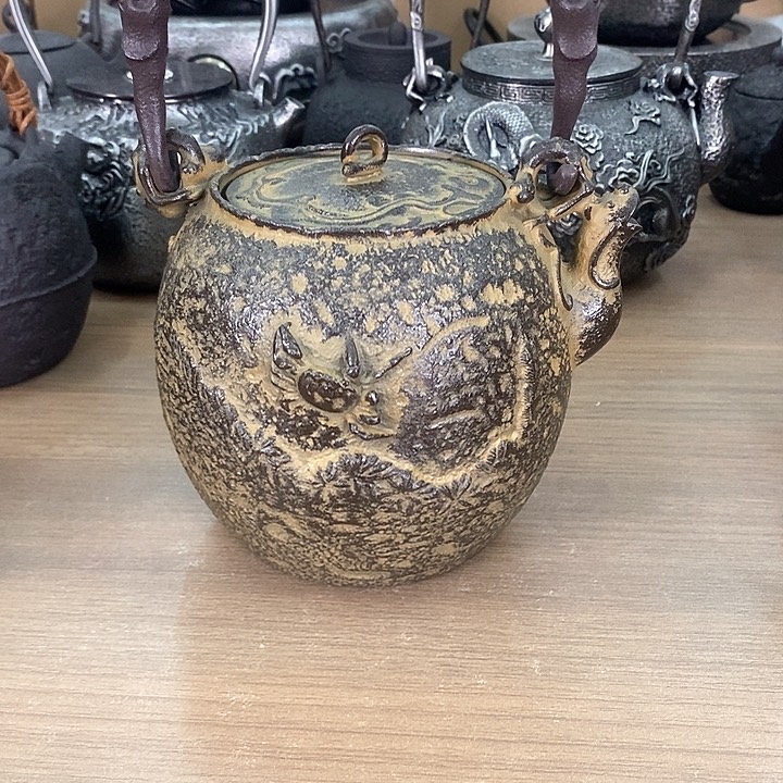 1螃蟹兽嘴砂铁壶1200毫升纯手工打造