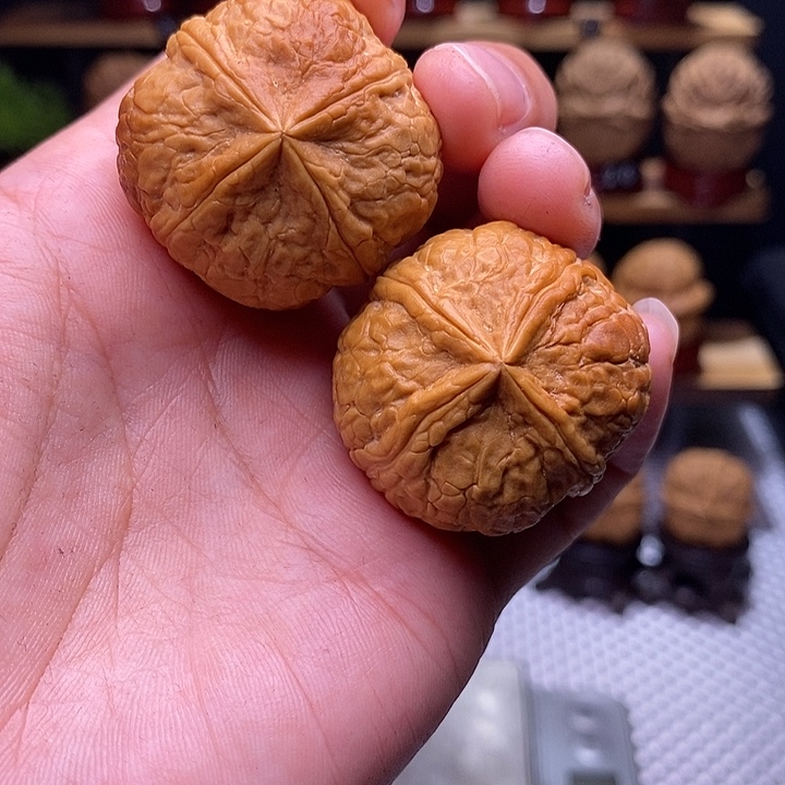 文玩核桃吊坠肌肉纹四棱79