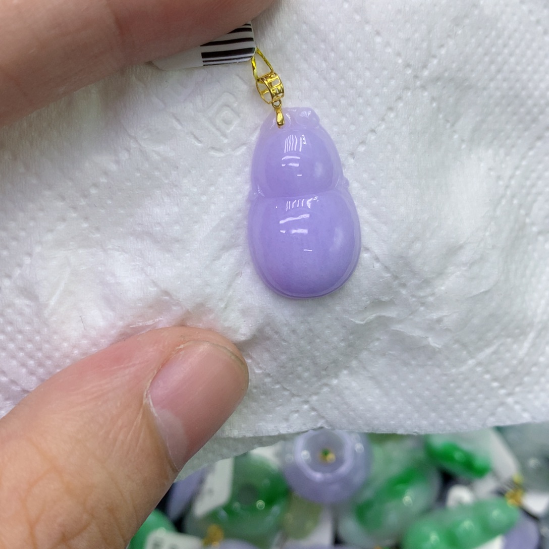 颈饰18K金镶嵌翡翠