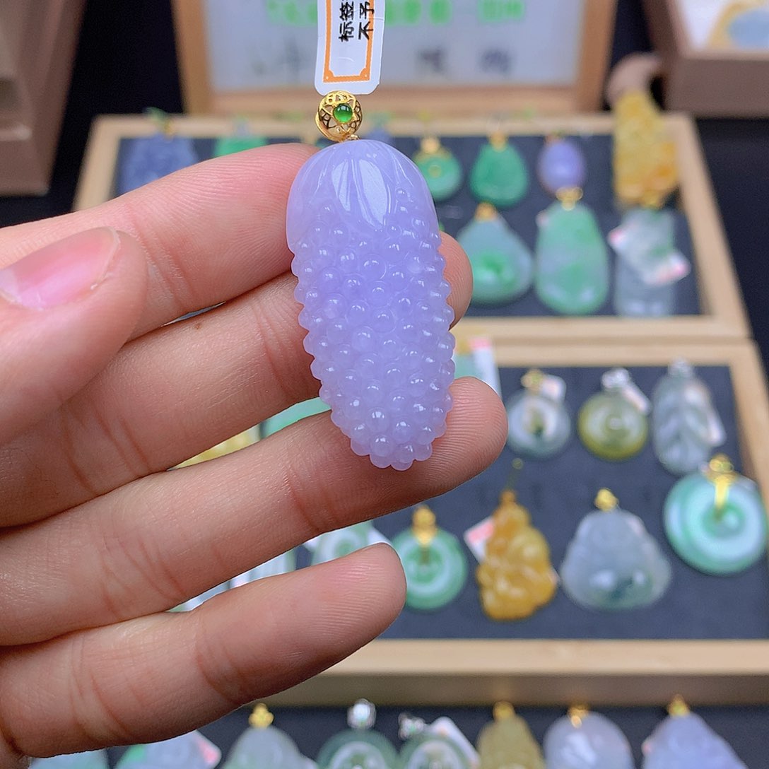 翡翠颈饰18K金镶嵌翡翠