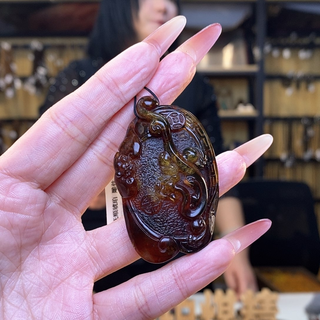 琥珀裸石未镶嵌天*抚顺琥珀血珀