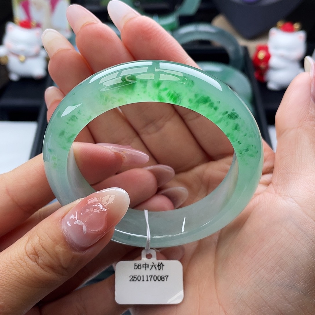 翡翠手镯未镶嵌56冰胶轮胎飘绿花、截图询价