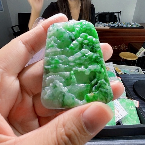 翡翠未镶嵌颈饰翡翠