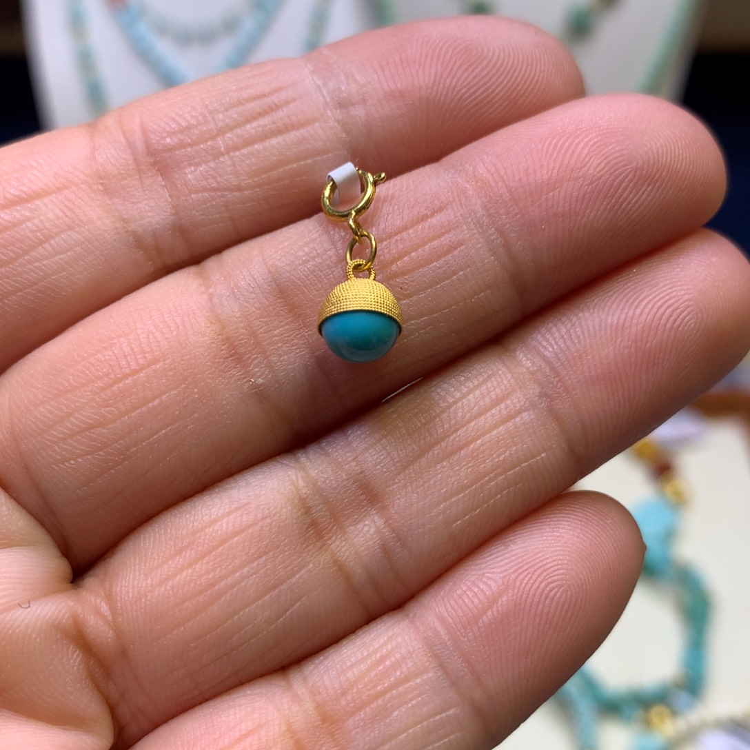 绿松石18K金镶嵌挂件