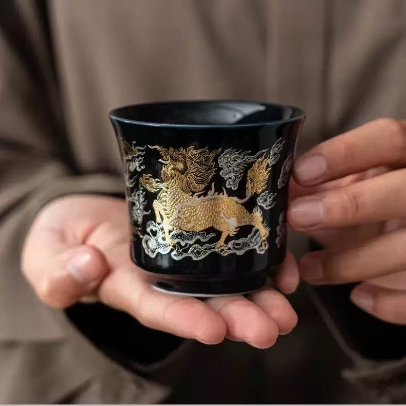 「云栖茶具」黑底描金麒麟品茗主人杯G1314