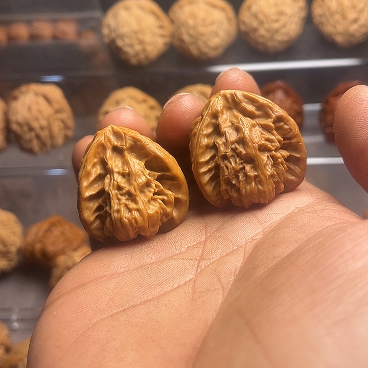 文玩核桃吊坠32宫灯兔子