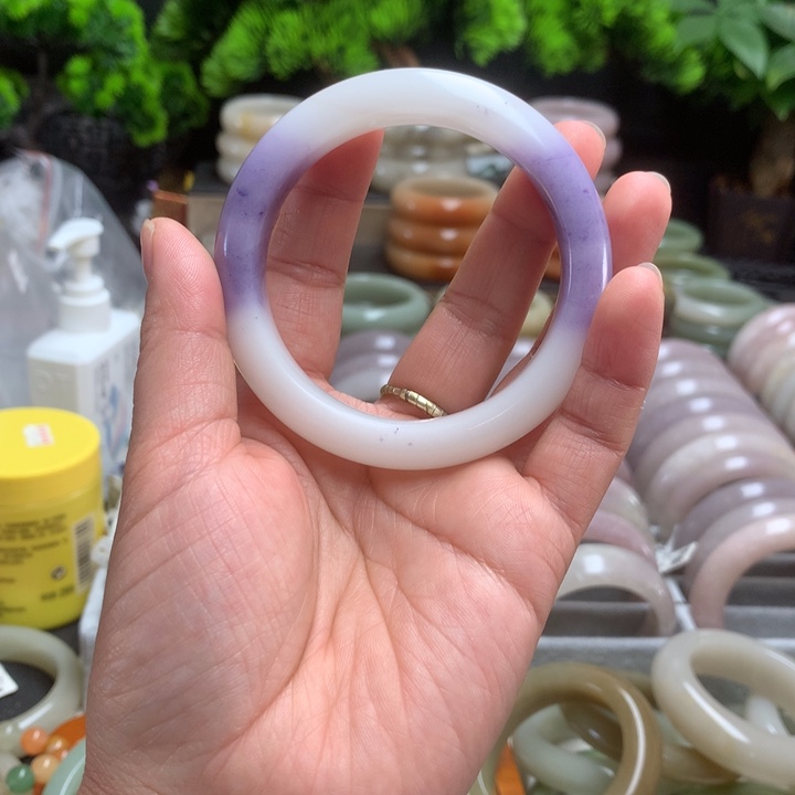 石英质玉（佘太翠）未镶嵌手镯56.8