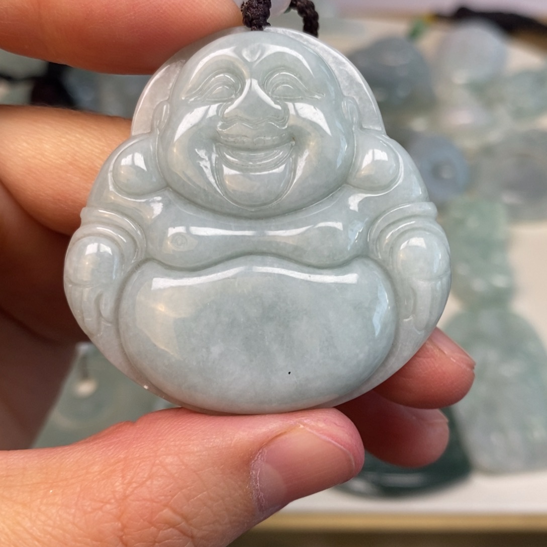 翡翠颈饰未镶嵌佛公