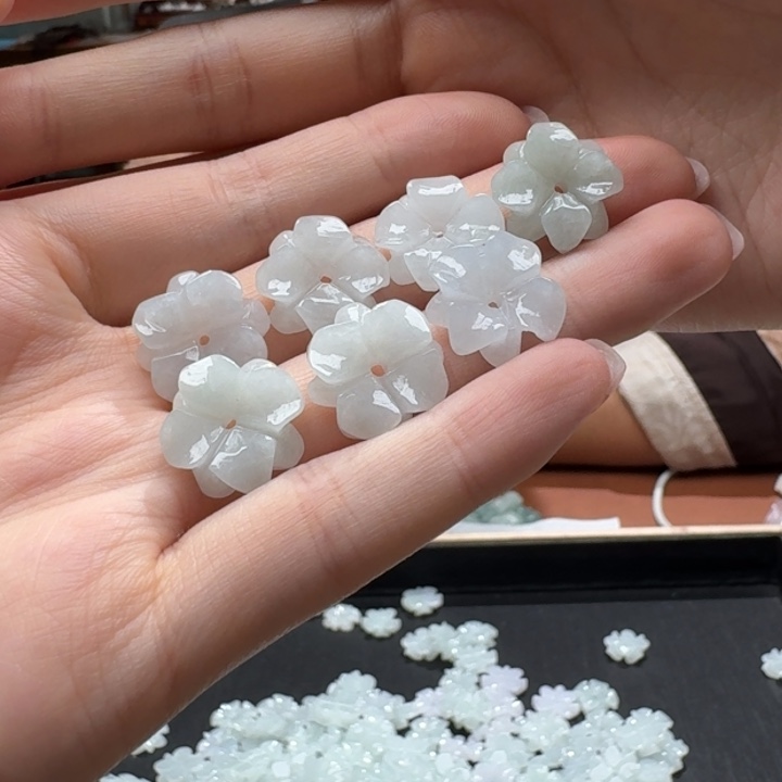 未镶嵌挂件翡翠福利1个，不包邮，拍一单邮费发货