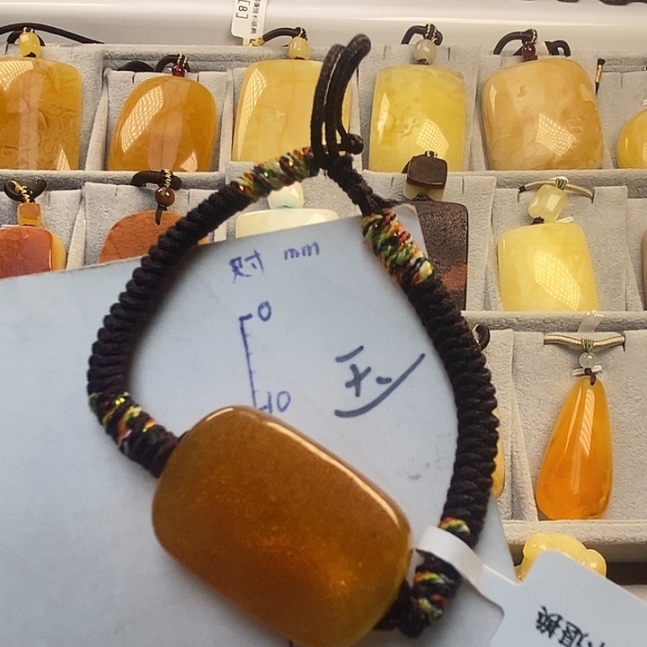 琥珀未镶嵌珠宝奇石