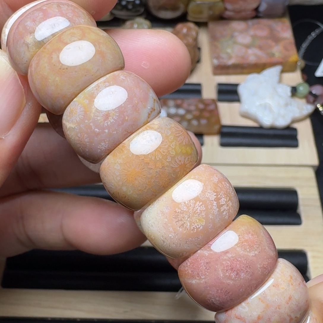 未镶嵌纯天然色有机玉石保真色硅化玉