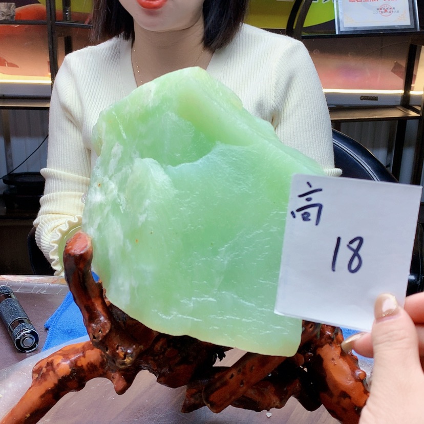 【闪购商品】未镶嵌蛇纹石玉原石