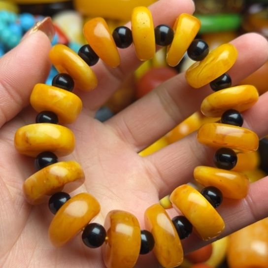 琥珀手串未镶嵌蜜蜡