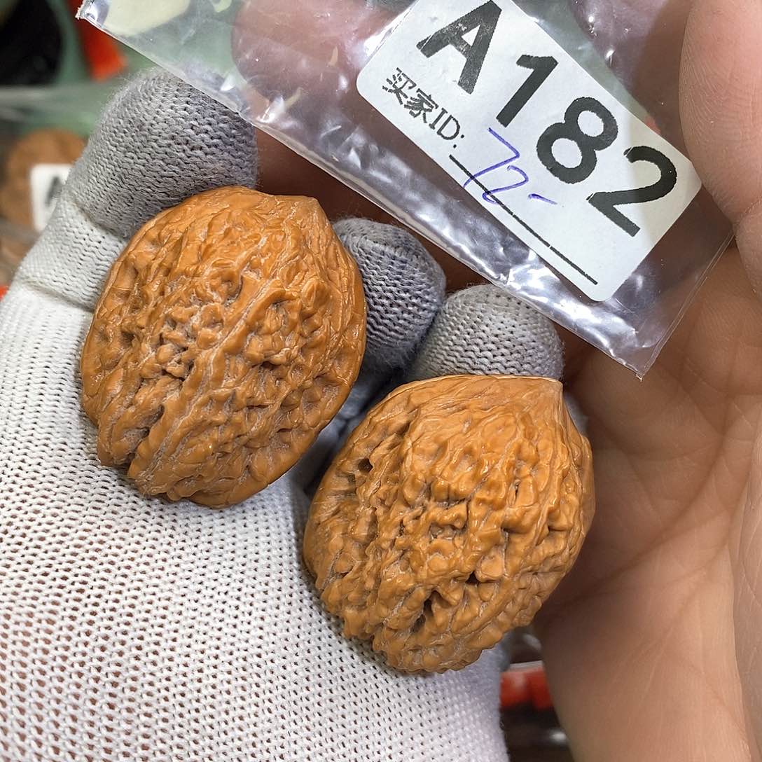 桃核把件大蒜头。33尺边