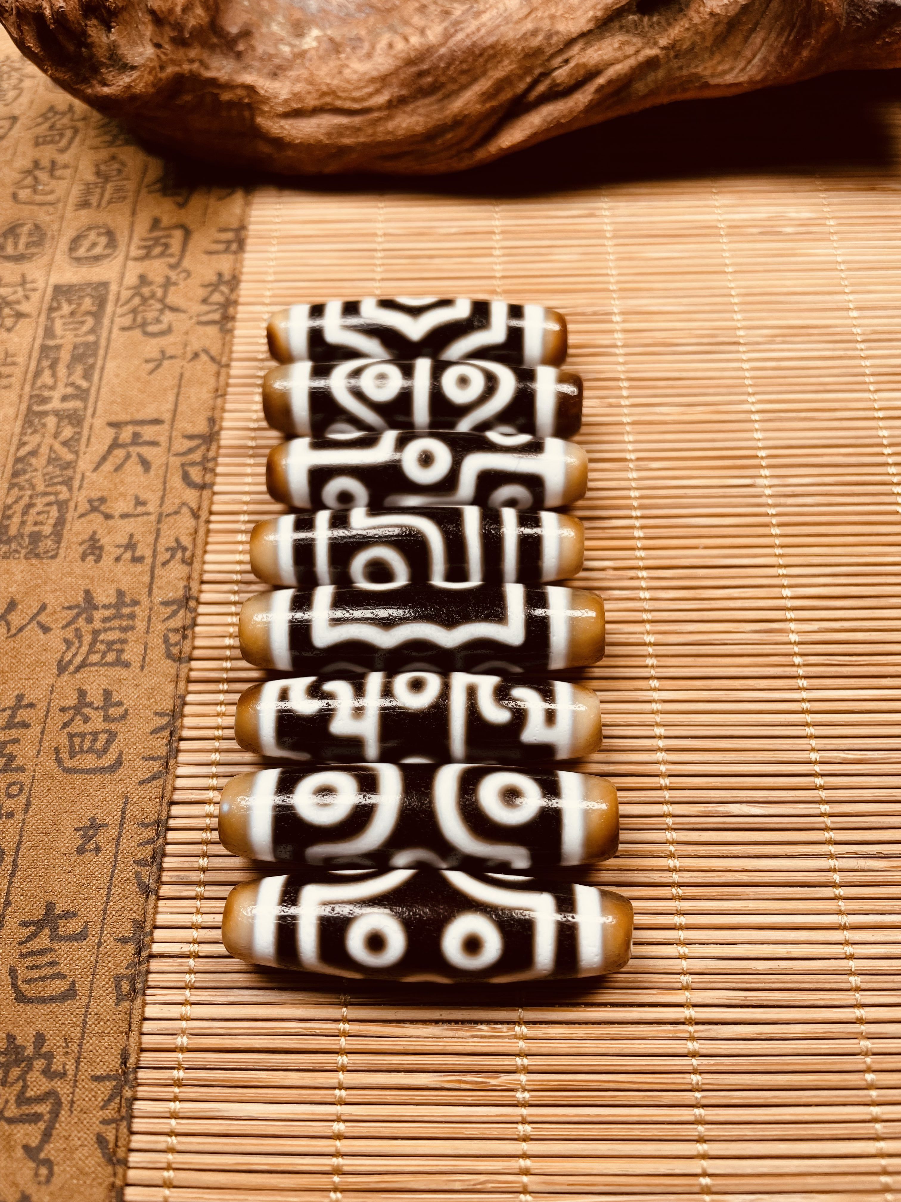  宝盖三眼折线九眼等多图腾天珠/约48mm