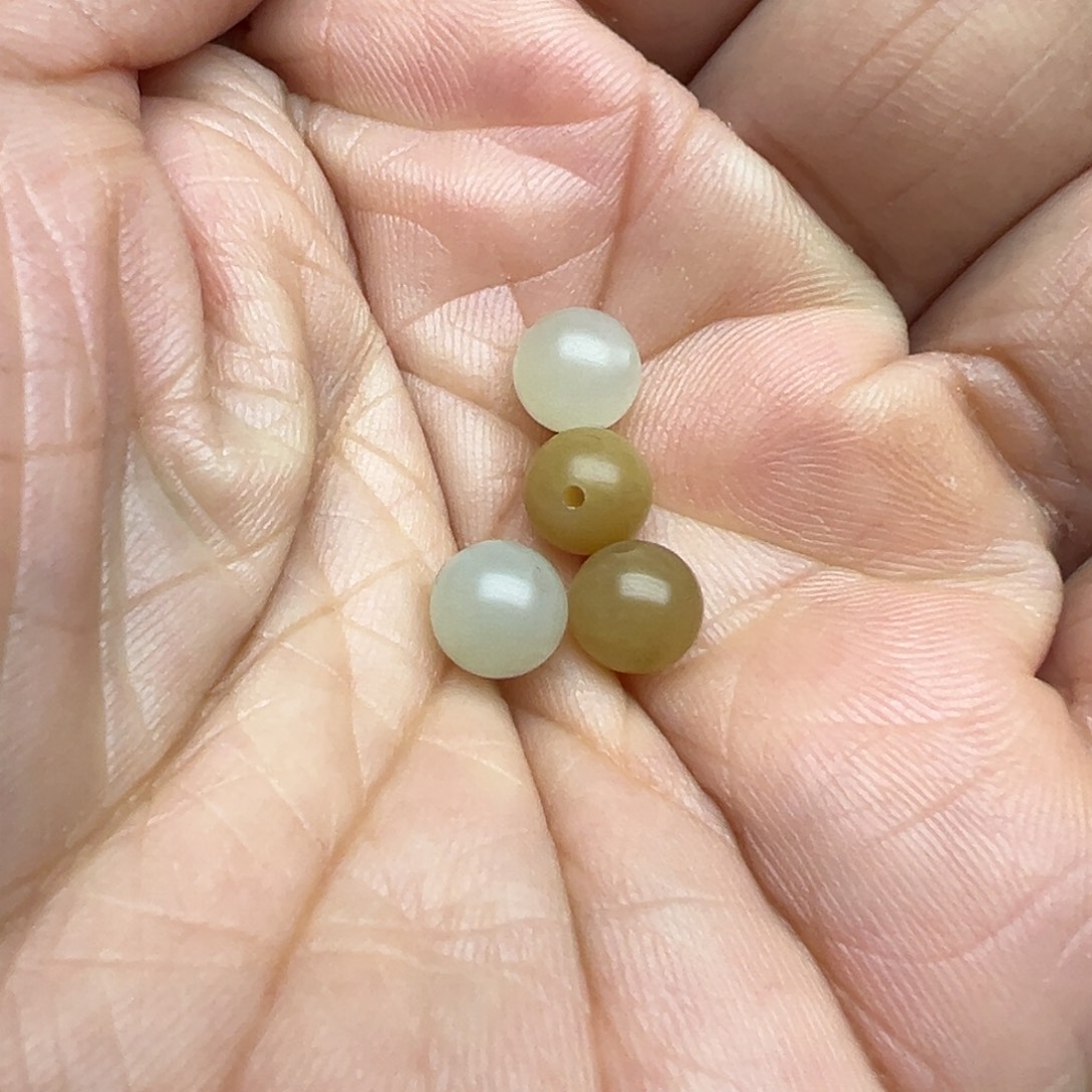 木***子和田玉（糖玉）未镶嵌吊坠(不含链)4个珠子