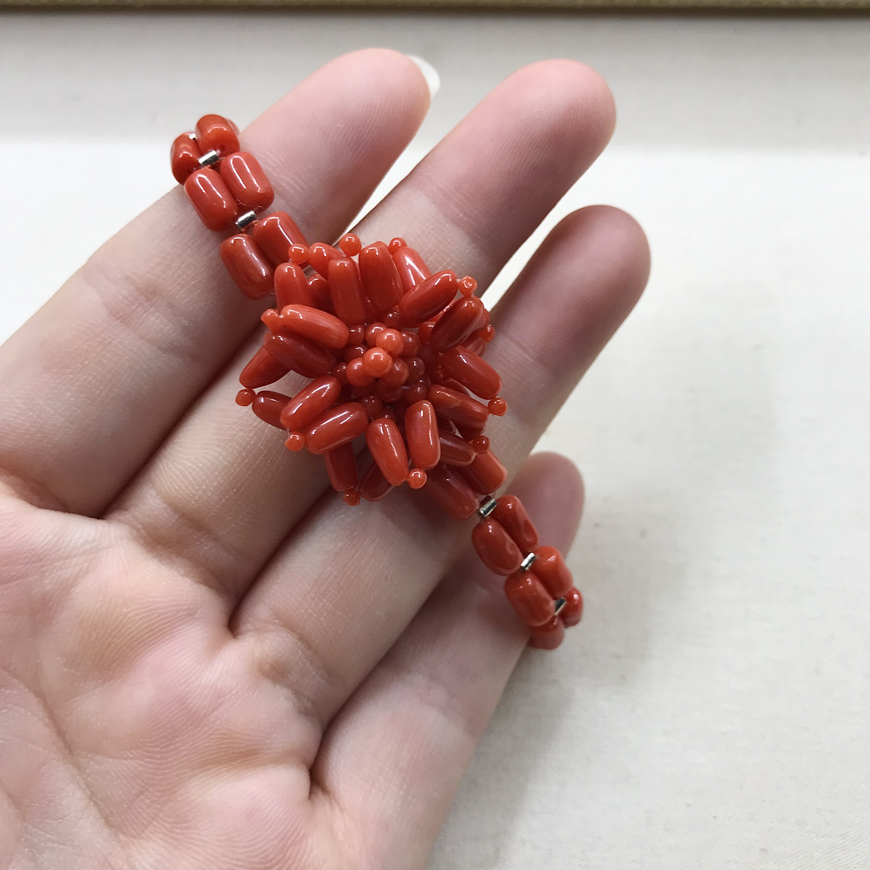 珊瑚沙丁手工花簇手链
