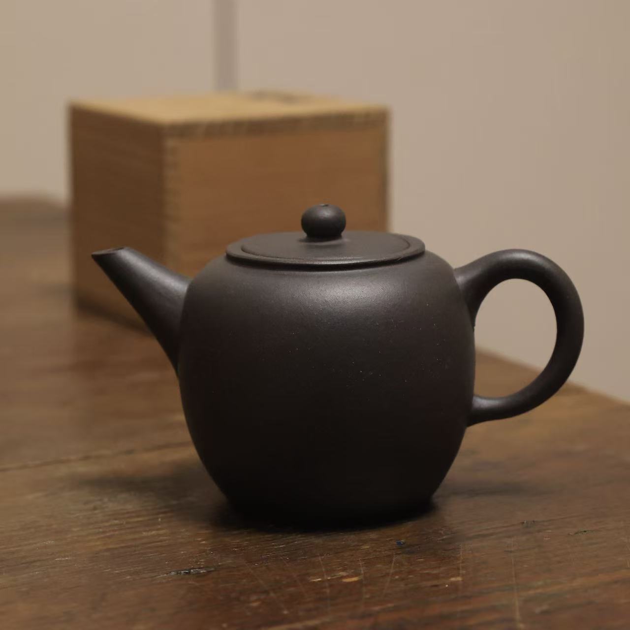 80年代厂期黑料苹果壶145CC黑色天青