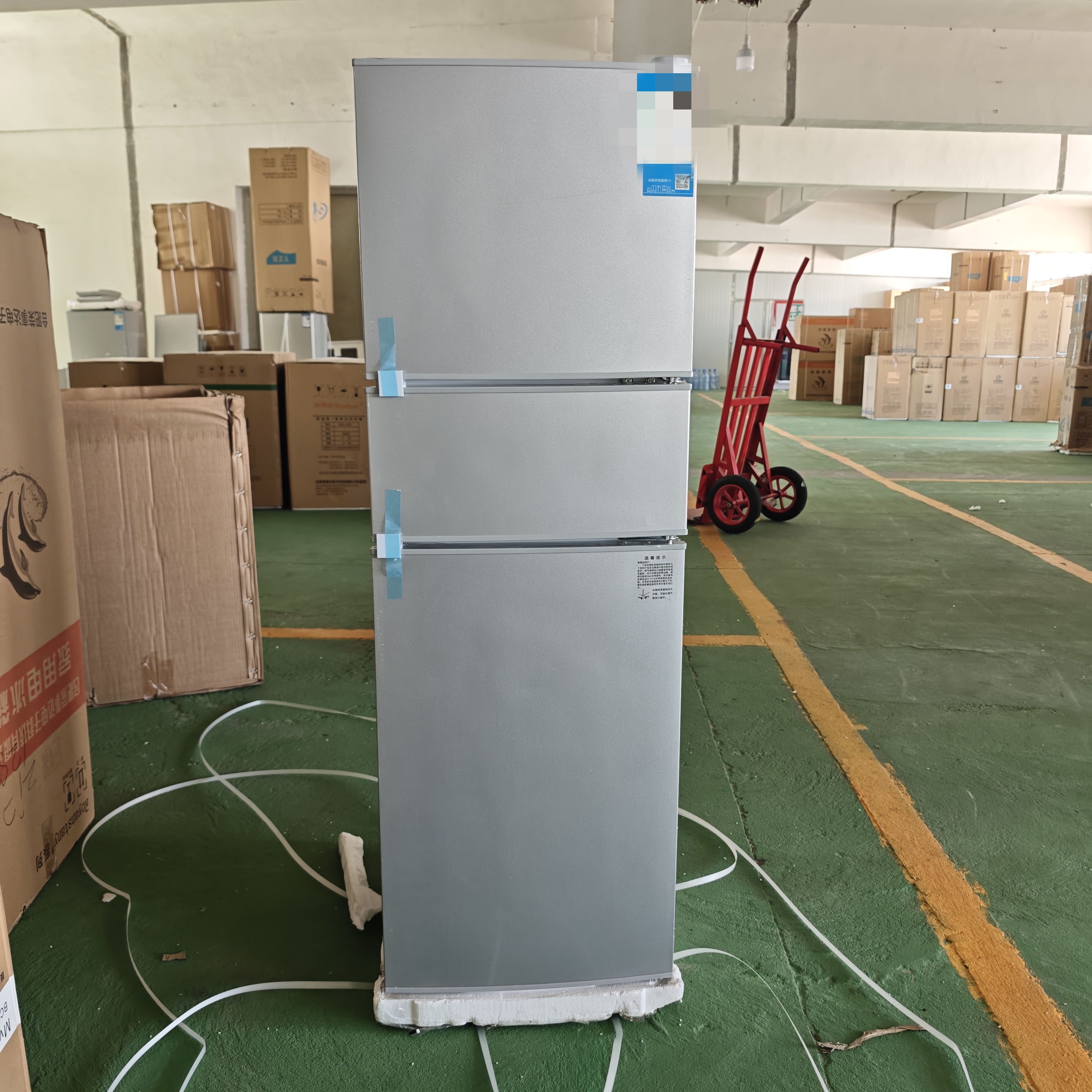 特价瑕疵168L冰箱高127
