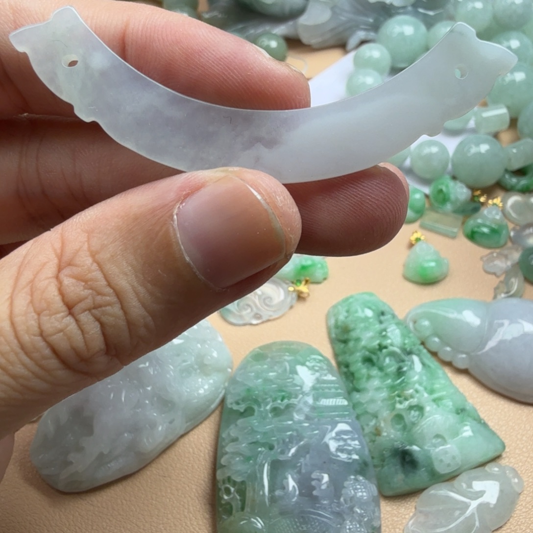 翡翠未镶嵌颈饰164