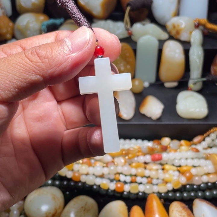 和田玉未镶嵌珠宝奇石