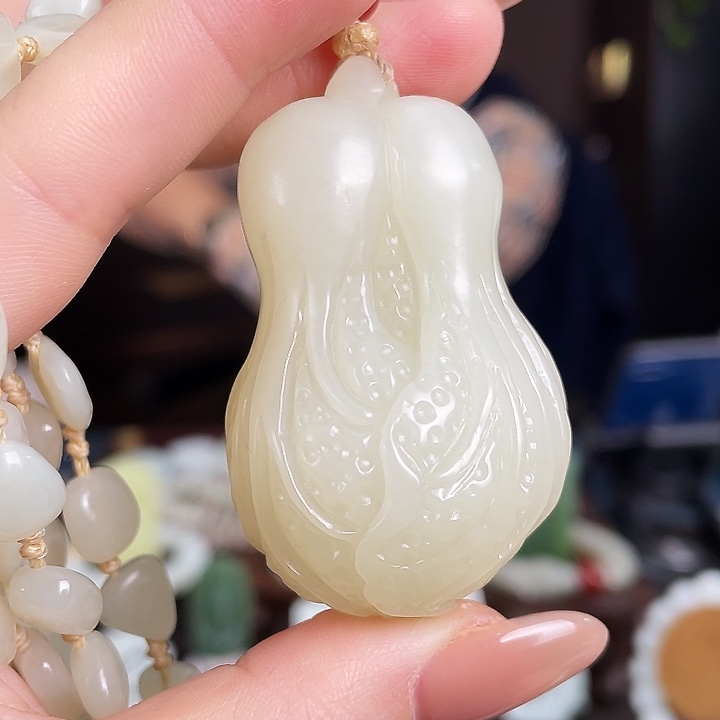 和田玉未镶嵌颈饰定制发货