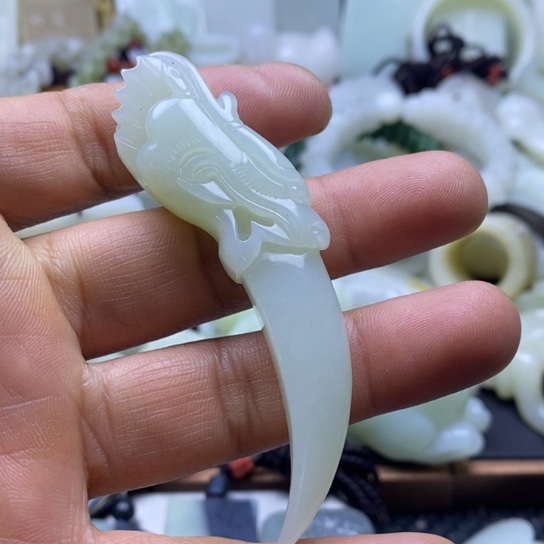 未镶嵌和田玉（糖玉）车挂