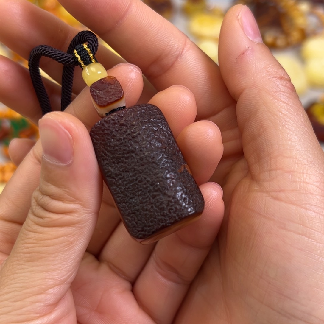 蜜蜡裸石未镶嵌蜜蜡