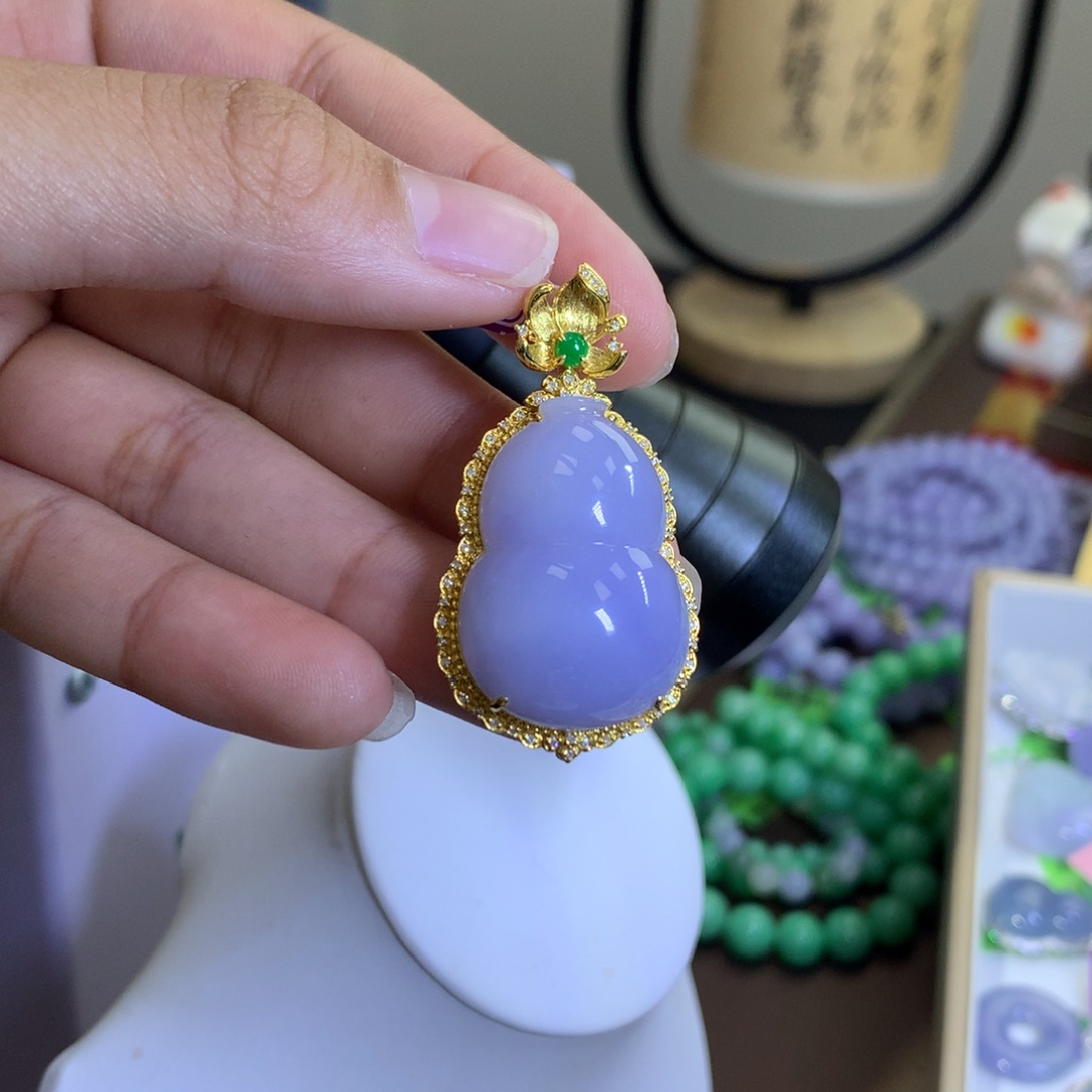 翡翠颈饰18K金镶嵌翡翠