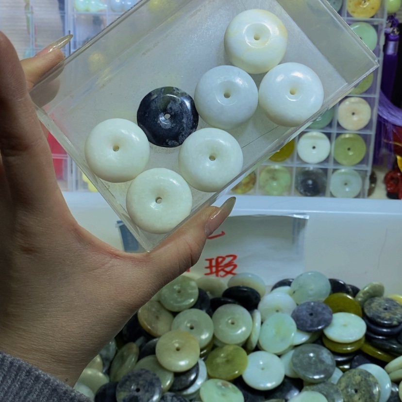 【闪购商品】蛇纹石玉其他未镶嵌95