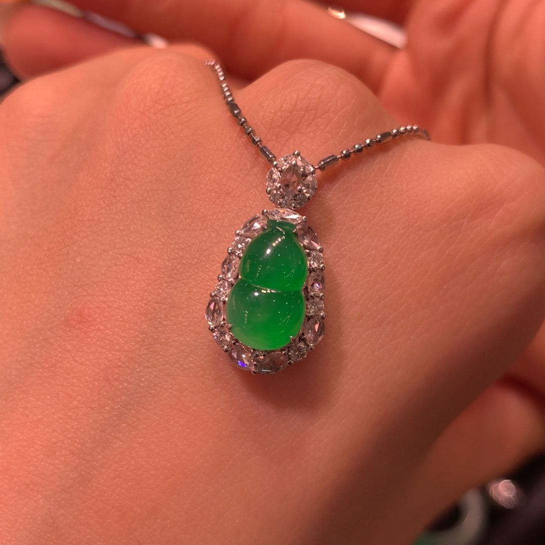 吊坠(不含链)18K金镶嵌翡翠