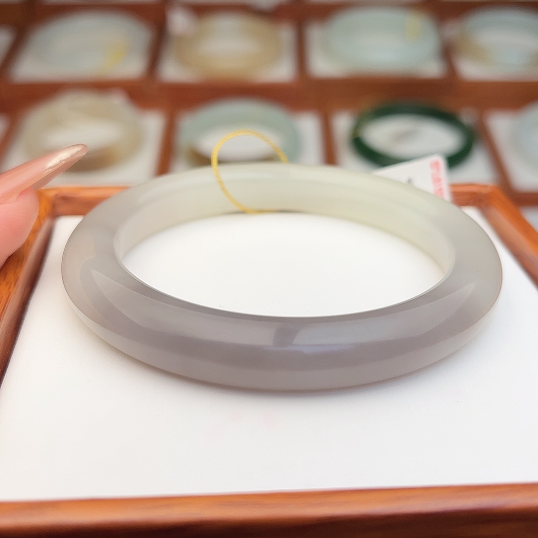 和田玉未镶嵌手镯55.5