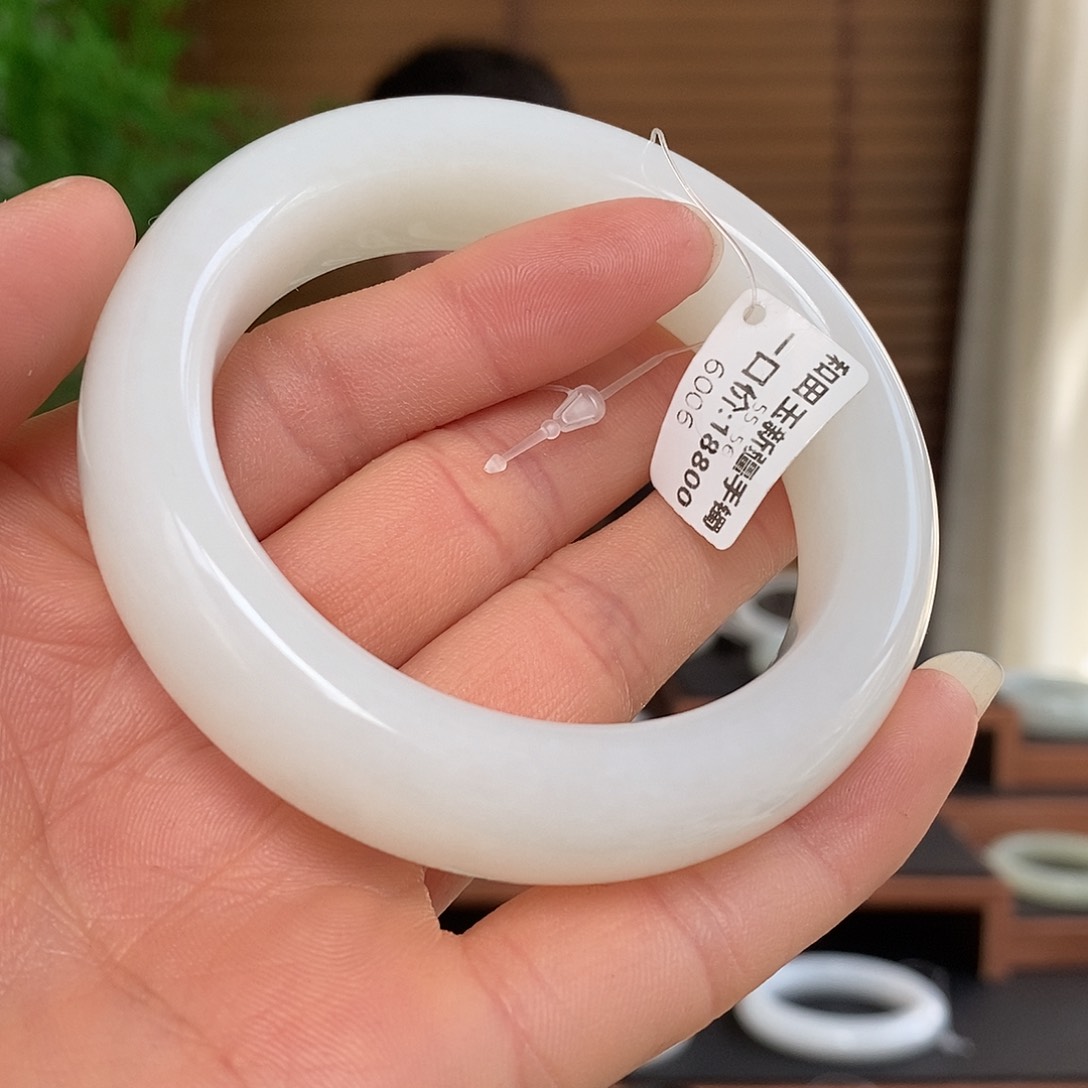 和田玉手镯未镶嵌6006