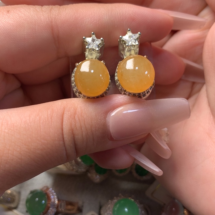 翡翠未镶嵌戒指吊坠