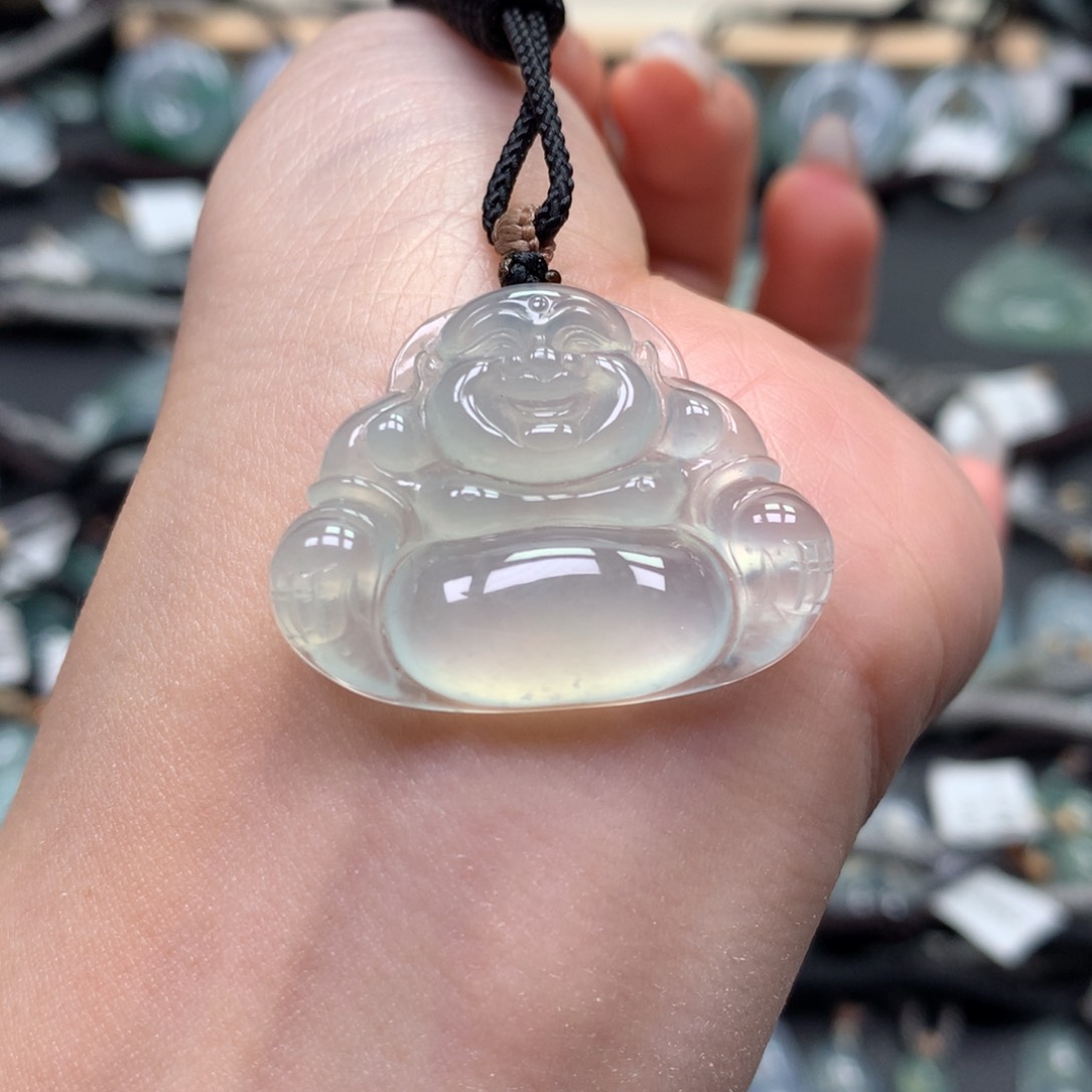 翡翠颈饰未镶嵌佛公