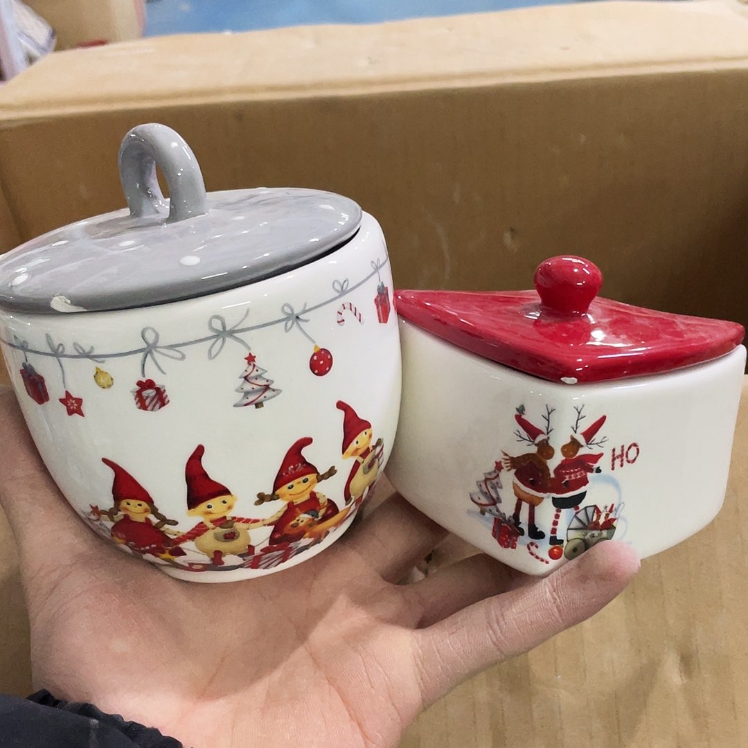 摆件   磕碰。      瑕疵。