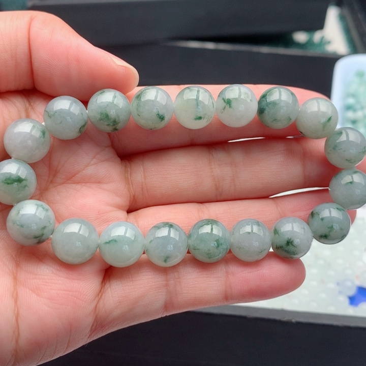 翡翠未镶嵌手链多样性