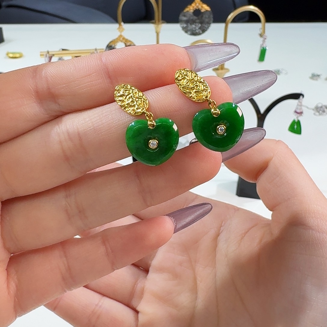 翡翠耳饰18K金镶嵌18 K镶嵌