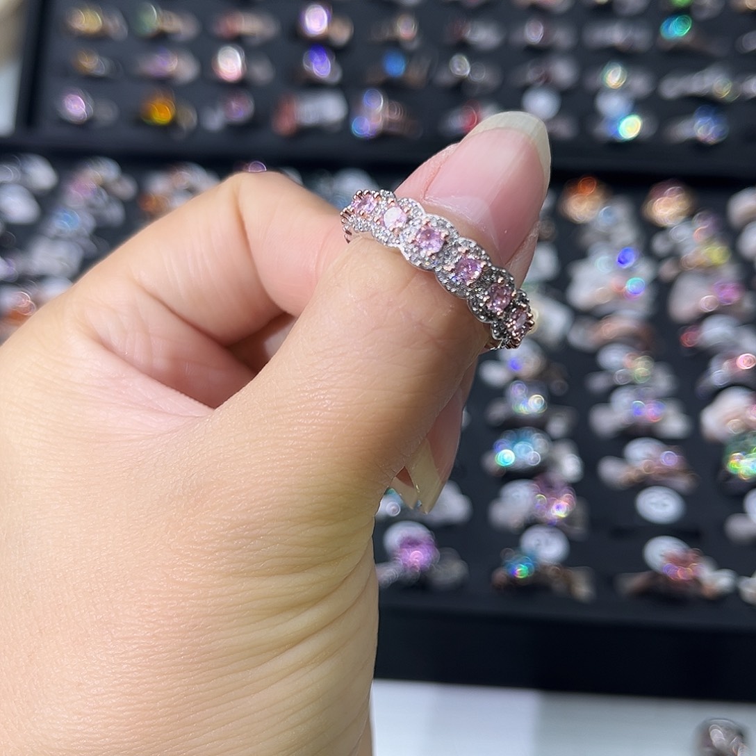 莫桑石非金属满钻粉排戒