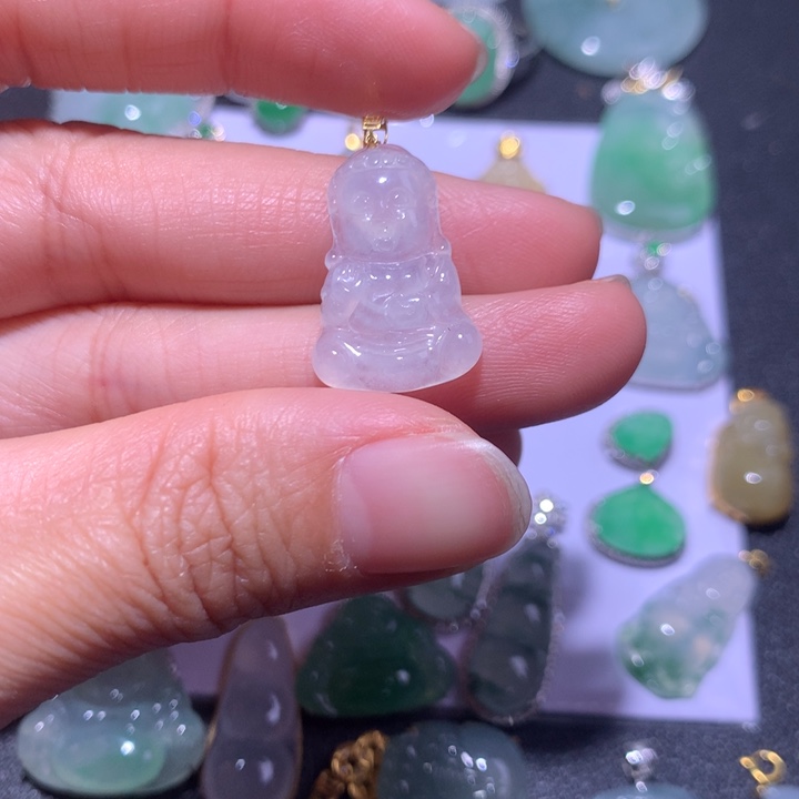 翡翠颈饰18K金镶嵌翡翠