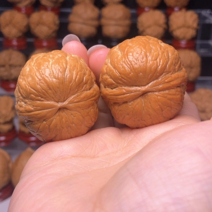 文玩核桃吊坠28金蟒萌萌包