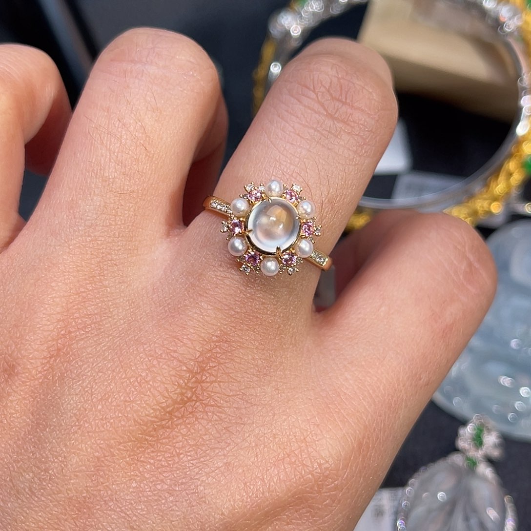 翡翠18K金镶嵌戒指