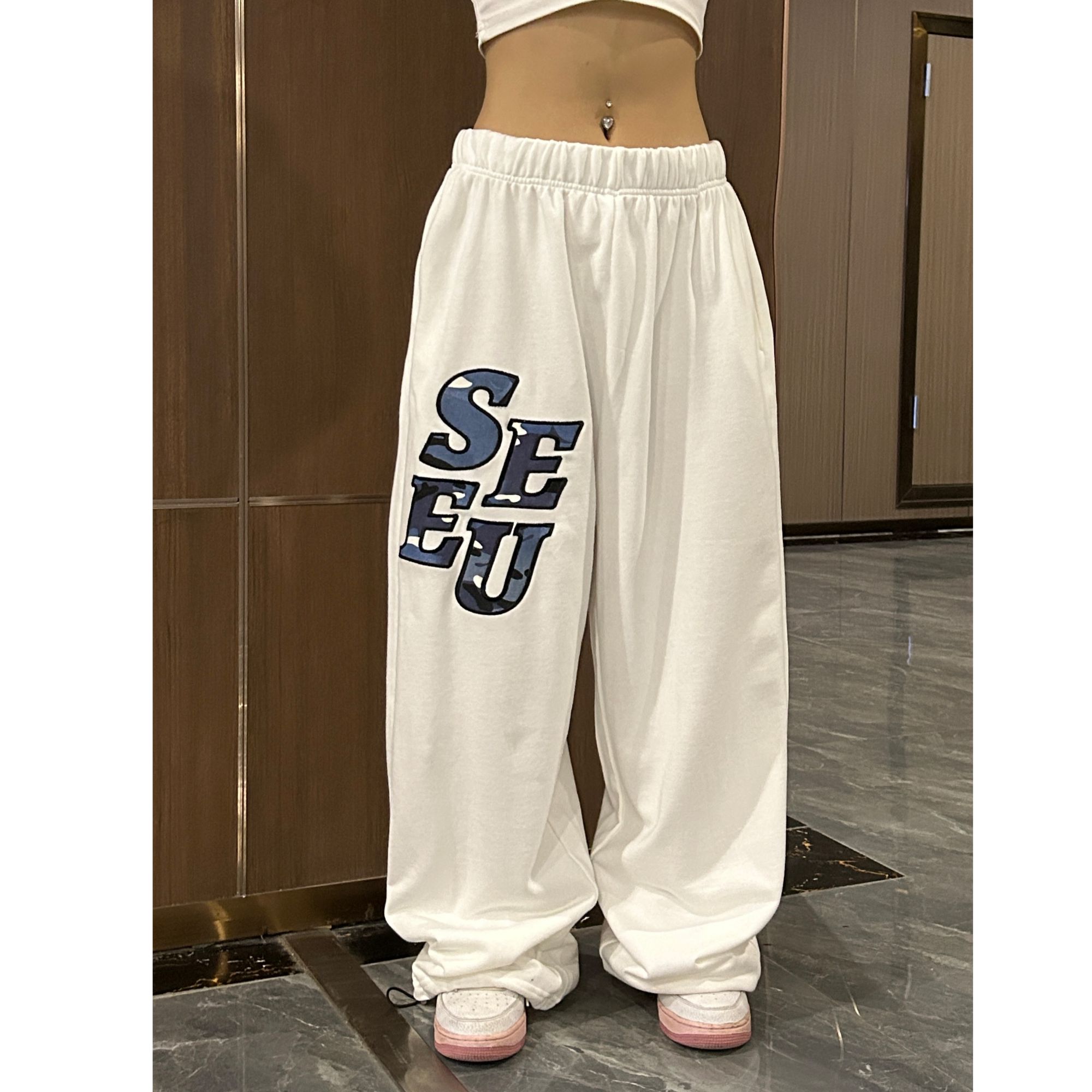 SEEU印花直筒裤运动卫裤常规款松紧带束口