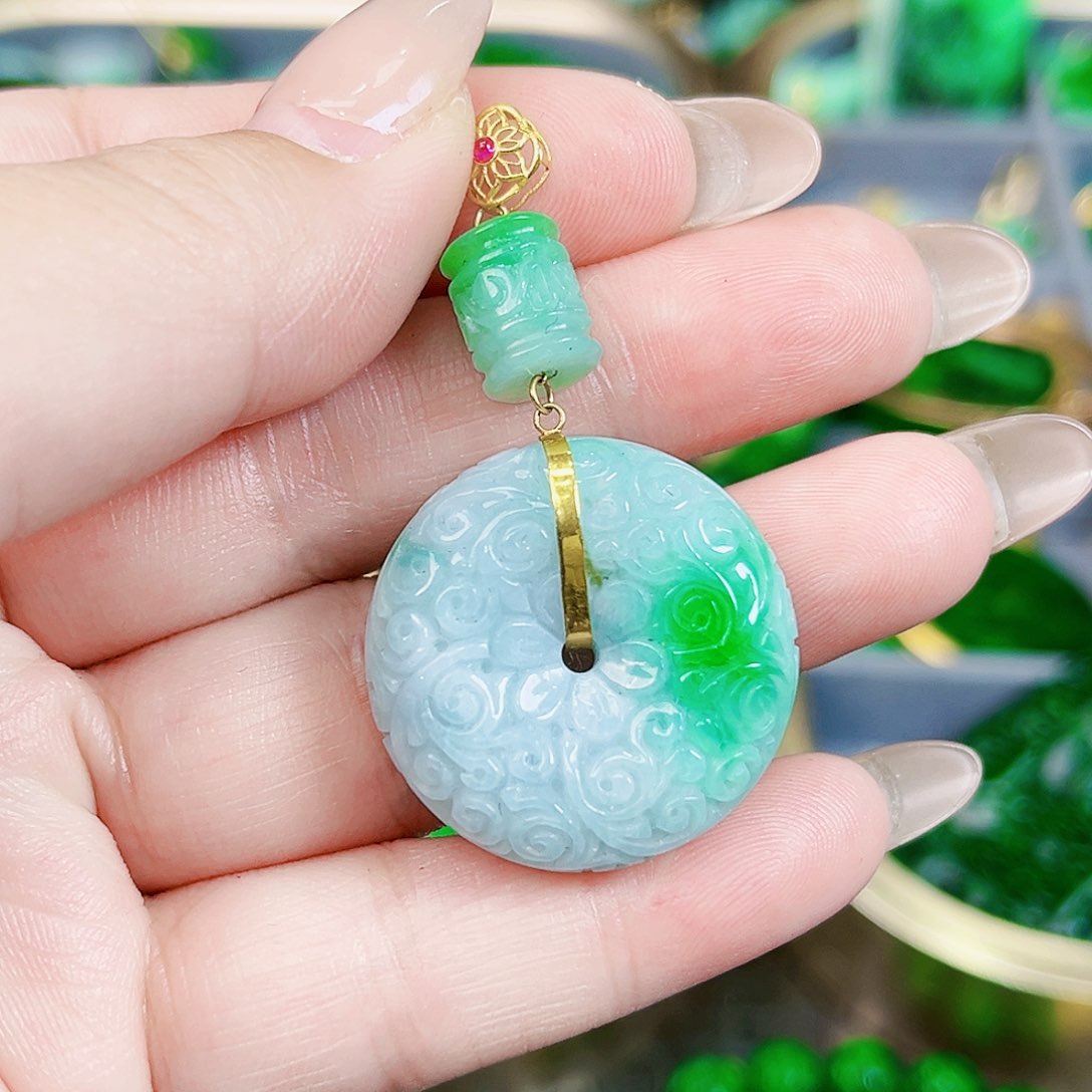 翡翠颈饰18K金镶嵌吊坠