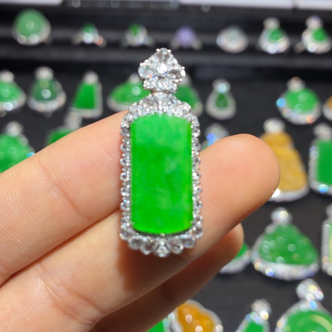 翡翠18K金镶嵌吊坠(不含链)翡翠